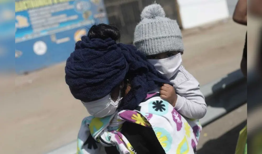 Centenares de personas caminan de retorno a Áncash. Foto: Aldair Mejía/La República Centenares de personas caminan de retorno a Áncash. Foto: Aldair Mejía/La República