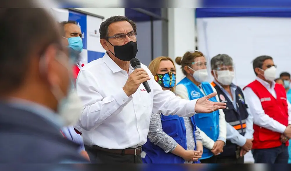 Vizcarra entregó equipos en el hospital II de EsSalud en Ilo. Foto: EsSalud.