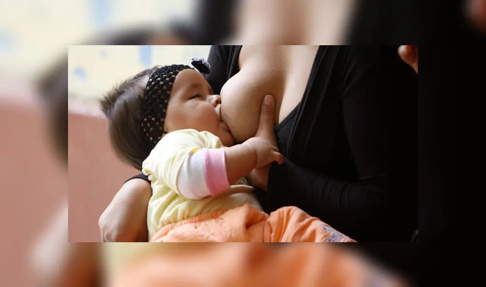 Pediatra afirma que es importante que la primera tetada sea dentro de la primera horas después del parto. (Foto: Manuel Llontop / La República) Pediatra afirma que es importante que la primera tetada sea dentro de la primera horas después del parto. (Foto: Manuel Llontop / La República)