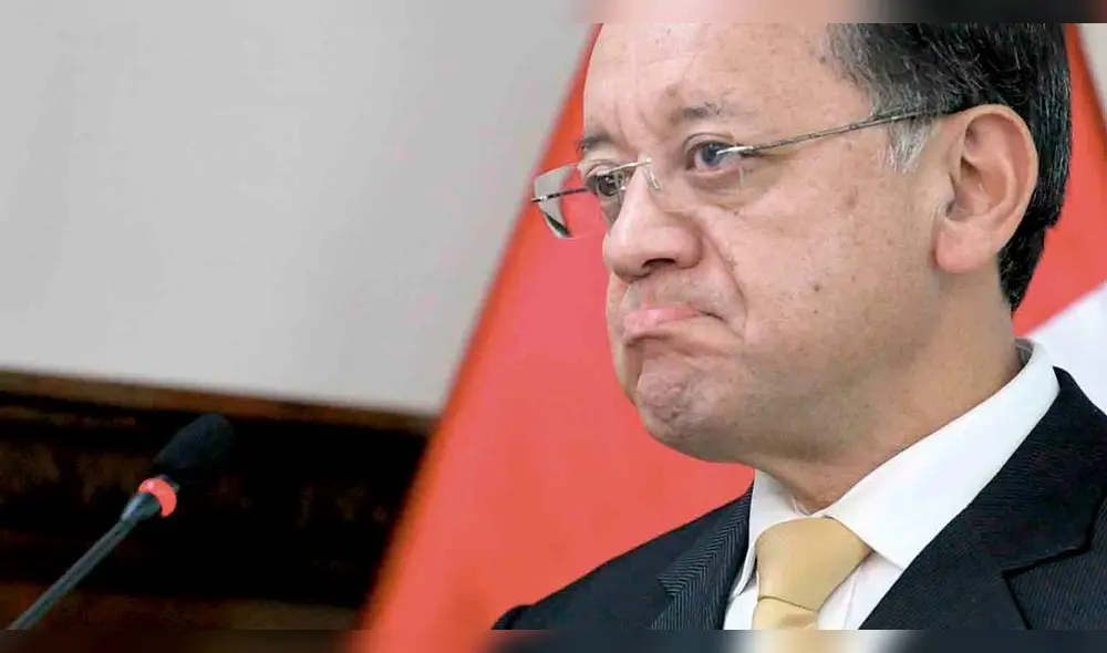 ¿leyes para el pueblo? Congresista Alarcón sostiene que las normas dadas por el Congreso golpean a grupos de poder.