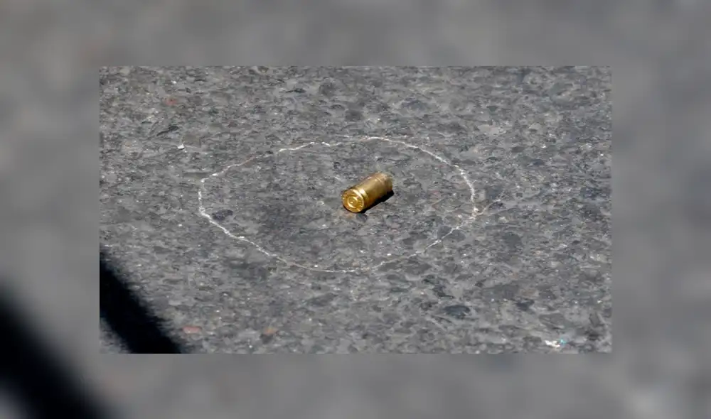 Quiso conquistar a una mujer jugando a la ruleta rusa y se mató en el primer disparo 