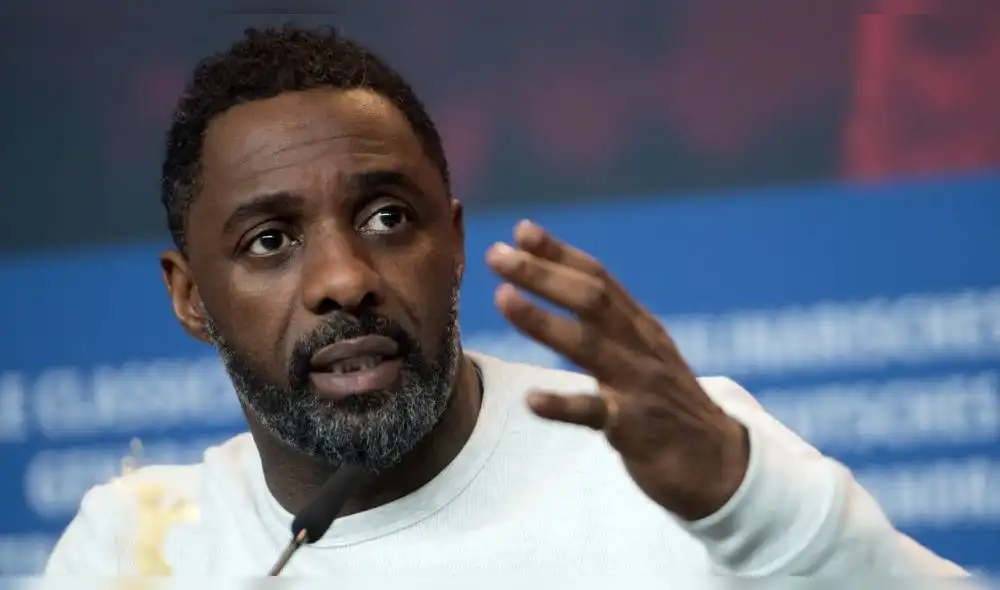 El actor británico reflexionó sobre la pandemia y considera que el mundo necesita recordar los estragos de la crisis. (Foto: AFP) El actor británico reflexionó sobre la pandemia y considera que el mundo necesita recordar los estragos de la crisis. (Foto: AFP)