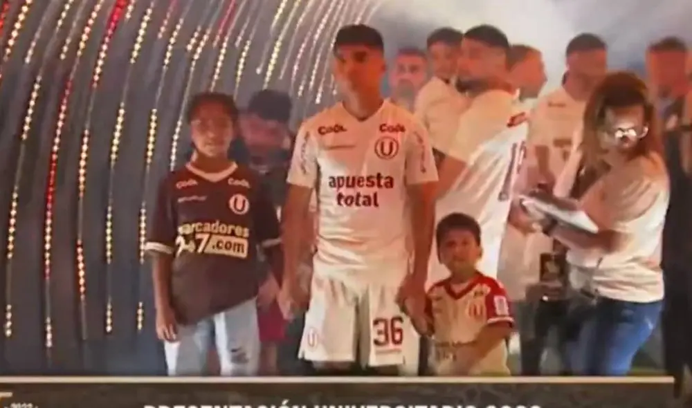 Piero Quispe fue ovacionado por las cuatro tribunas del Monumental. Foto: captura/Youtube