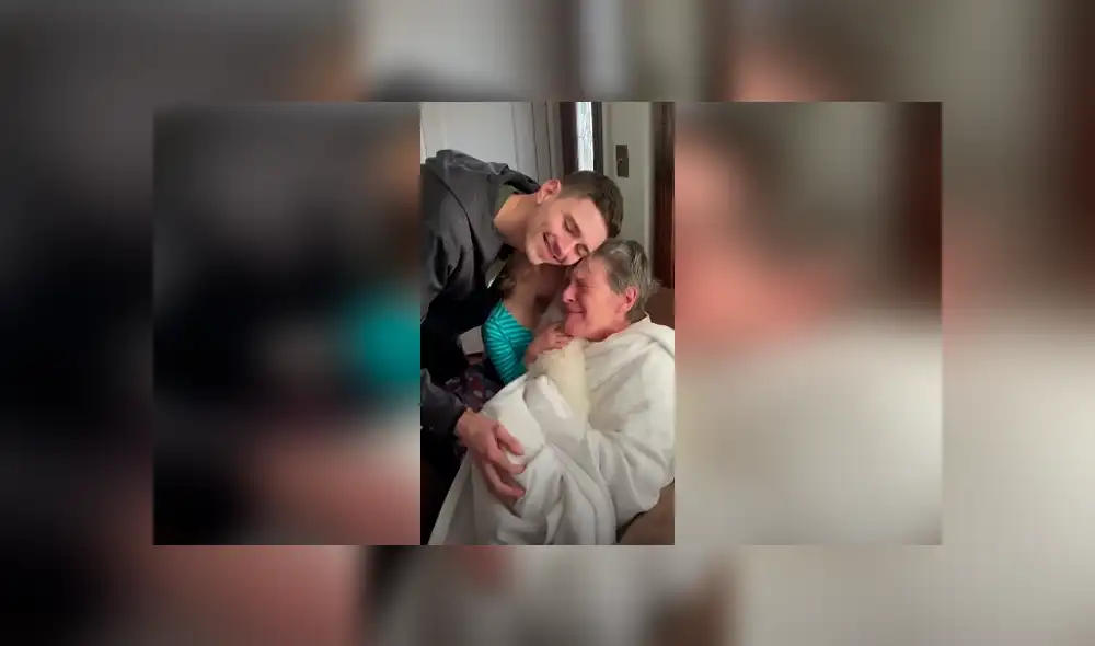 Desliza las imágenes para conocer la emotiva sorpresa que preparó un joven para entregarle un regalo a su madre.