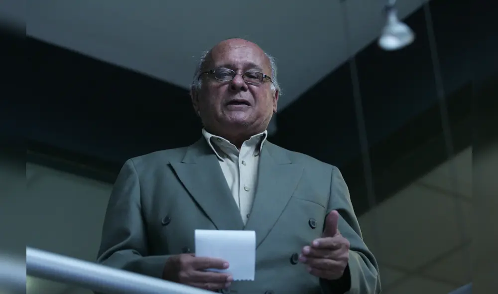 El periodista Carlos Flores Borja falleció este 4 de agosto a causa de la diabetes. / Creditos: Archivo La República El periodista Carlos Flores Borja falleció este 4 de agosto a causa de la diabetes. / Creditos: Archivo La República