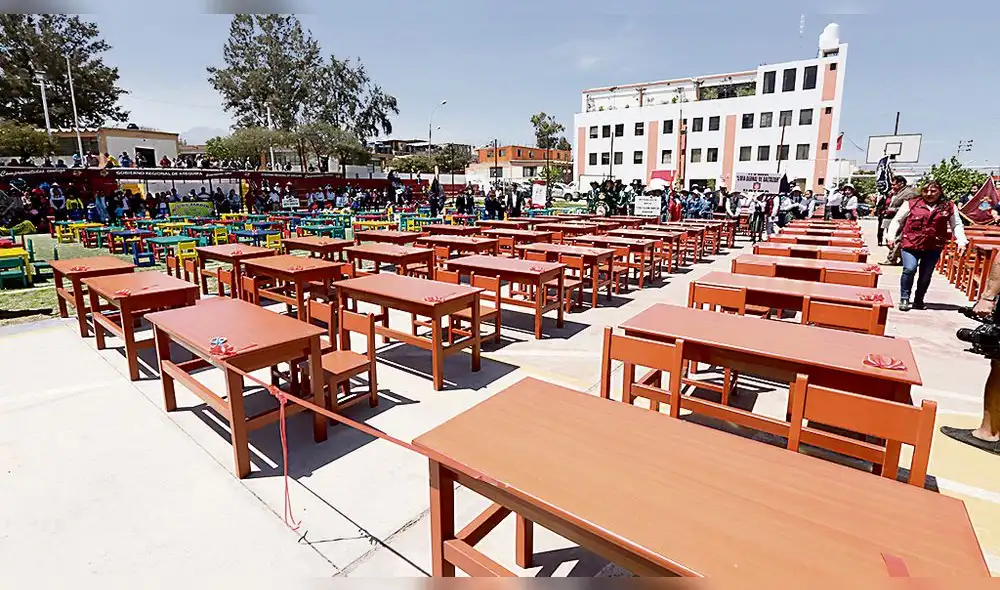 Arequipa: Entregan mobiliario a 38 instituciones educativas