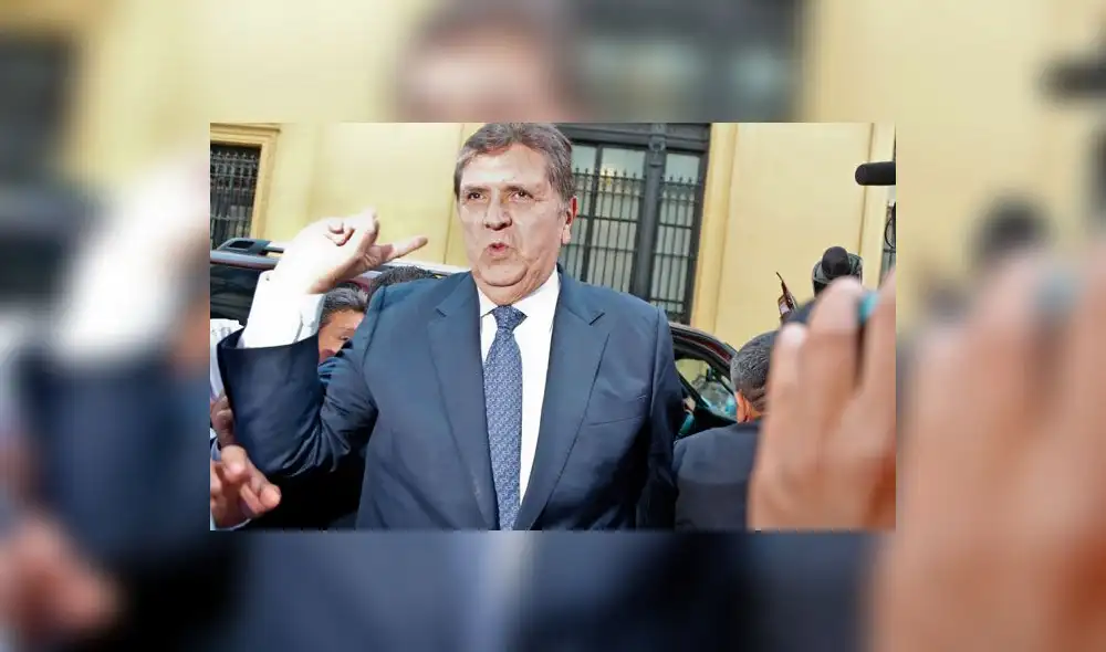 El día que Alan García condecoró a Félix Moreno con la Gran Cruz El día que Alan García condecoró a Félix Moreno con la Gran Cruz