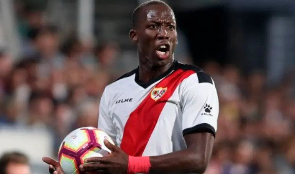 Luis Advíncula recibe noticias desalentadoras tras terminar temporada española. | Foto: Archivo Luis Advíncula recibe noticias desalentadoras tras terminar temporada española. | Foto: Archivo