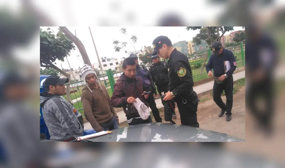 El momento en que los detenidos devolvían los objetos. El momento en que los detenidos devolvían los objetos.