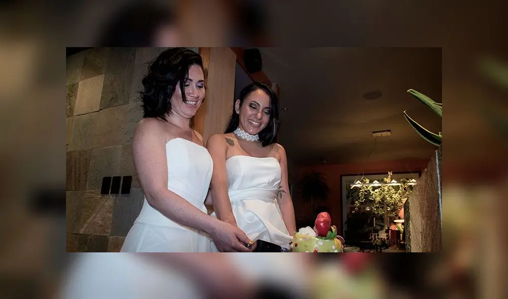 Dunia Araya y Alexandra Quiros son el primer matrimonio del mismo sexo de Centroamérica. Foto: AFP Dunia Araya y Alexandra Quiros son el primer matrimonio del mismo sexo de Centroamérica. Foto: AFP