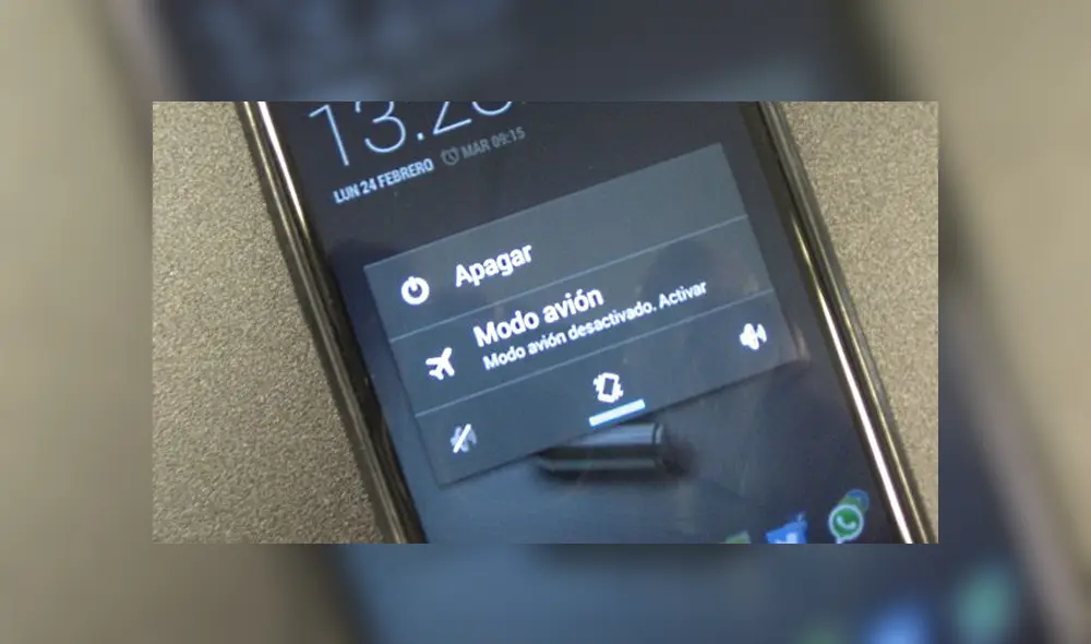 Es recomendable activar el 'modo avión' cuando hagas un vuelo. Foto: Xataka.