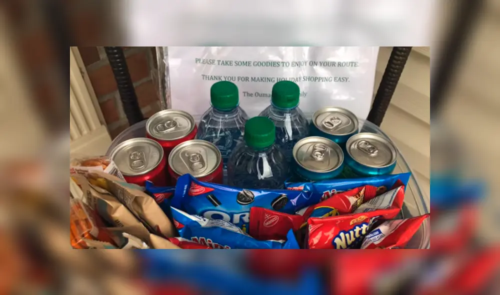 Vía Facebook. El curioso episodio quedó registrado por la cámara de seguridad de una casa a la que el trabajador fue a hacer una entrega Vía Facebook. El curioso episodio quedó registrado por la cámara de seguridad de una casa a la que el trabajador fue a hacer una entrega