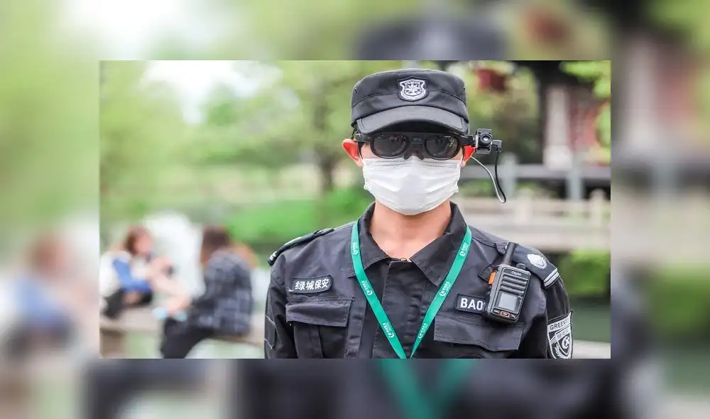 Ya en China se usaron los lentes en varios lugares para localizar personas infectadas con coronavirus. Foto: Rokid