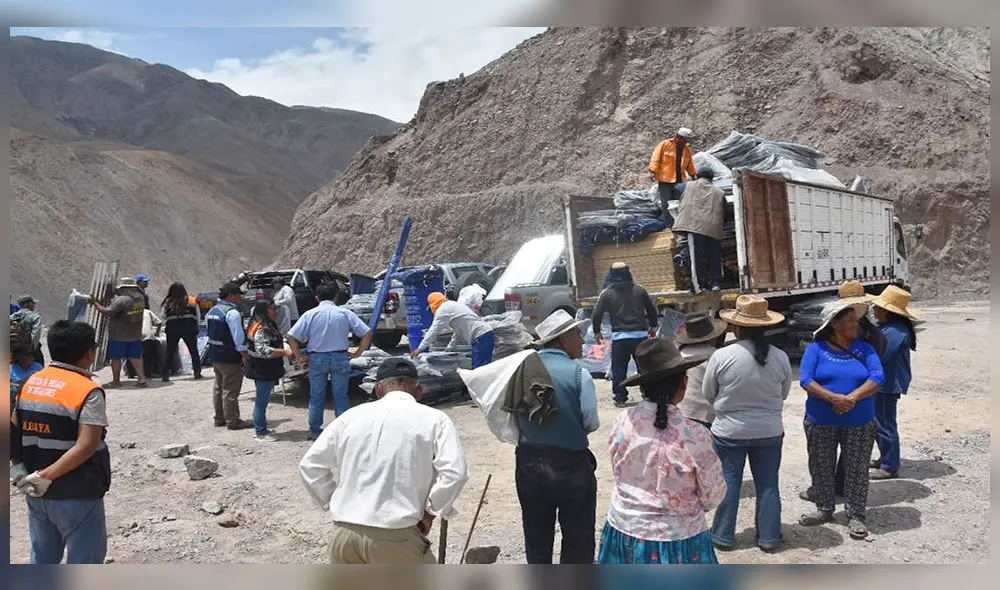 Tacna. Población de Chululuni fue movilizada por completo a una zona segura ante un posible ingreso de un huaico. Tacna. Población de Chululuni fue movilizada por completo a una zona segura ante un posible ingreso de un huaico.