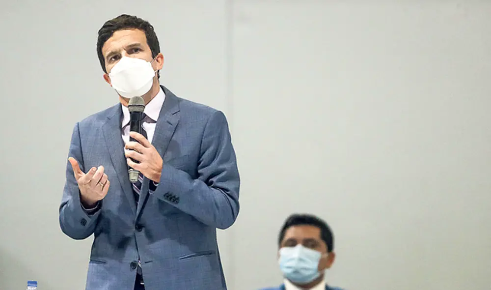 Revelación. Ministro Incháustegui mostró mensajes. (Foto: SEPRES)