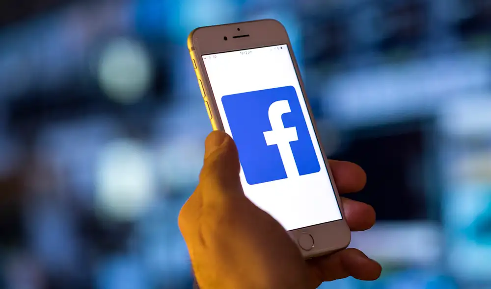 La nueva función de Facebook se ha visto perjudicada por las tarifas de App Store. | Foto: Jason Alden / Bloomberg