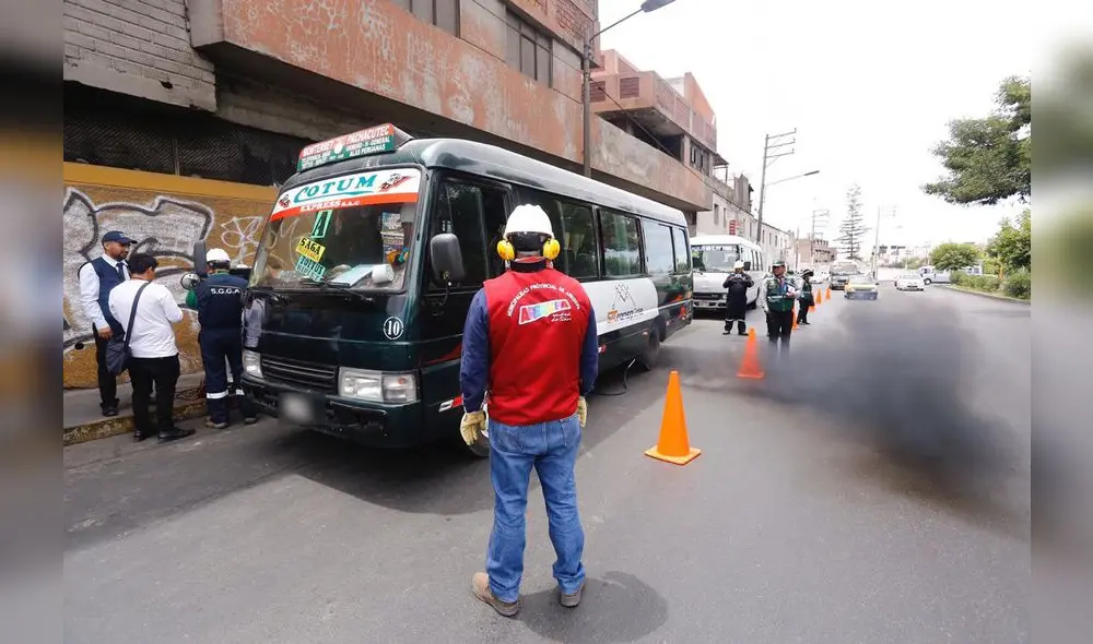 Envían al depósito municipal a vehículos contaminantes. Envían al depósito municipal a vehículos contaminantes.
