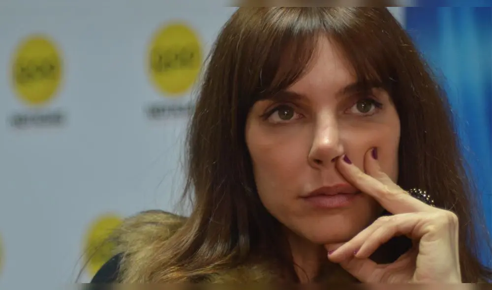 La periodista usó su cuenta de Twitter para dejar un mensaje tras la decisión de Martín Vizcarra de disolver constitucionalmente el congreso. La periodista usó su cuenta de Twitter para dejar un mensaje tras la decisión de Martín Vizcarra de disolver constitucionalmente el congreso.