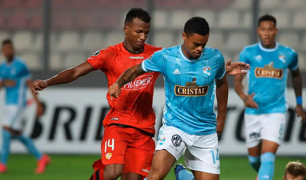 Olivares marcó el gol de la victoria de Cristal de penal. Foto: Movistar deportes Olivares marcó el gol de la victoria de Cristal de penal. Foto: Movistar deportes