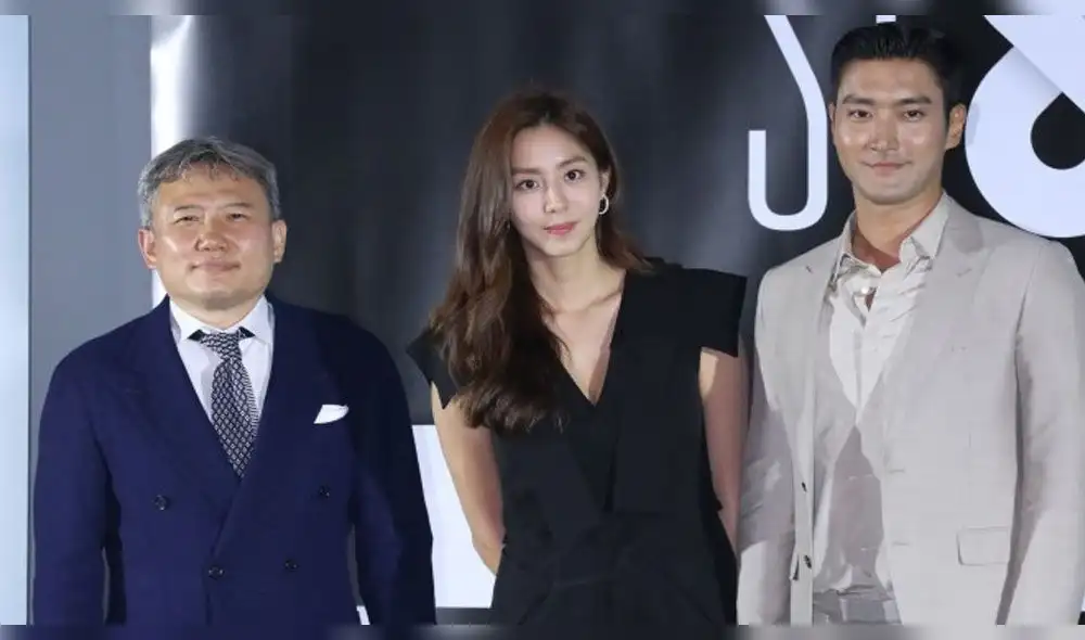 Desliza para ver más fotos de Siwon y Uee en la conferencia de prensa del dorama SF8. Créditos: News Pim Desliza para ver más fotos de Siwon y Uee en la conferencia de prensa del dorama SF8. Créditos: News Pim