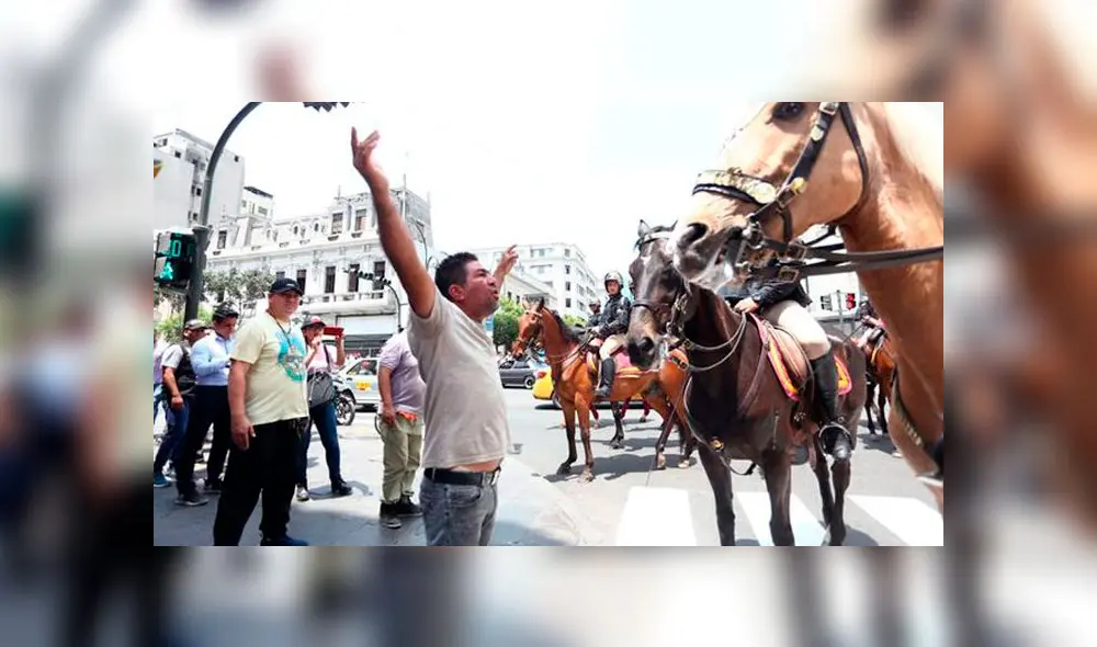 Fuerza Popular: Excongresistas intentaron darle luz verde a los colectivos informales Fuerza Popular: Excongresistas intentaron darle luz verde a los colectivos informales