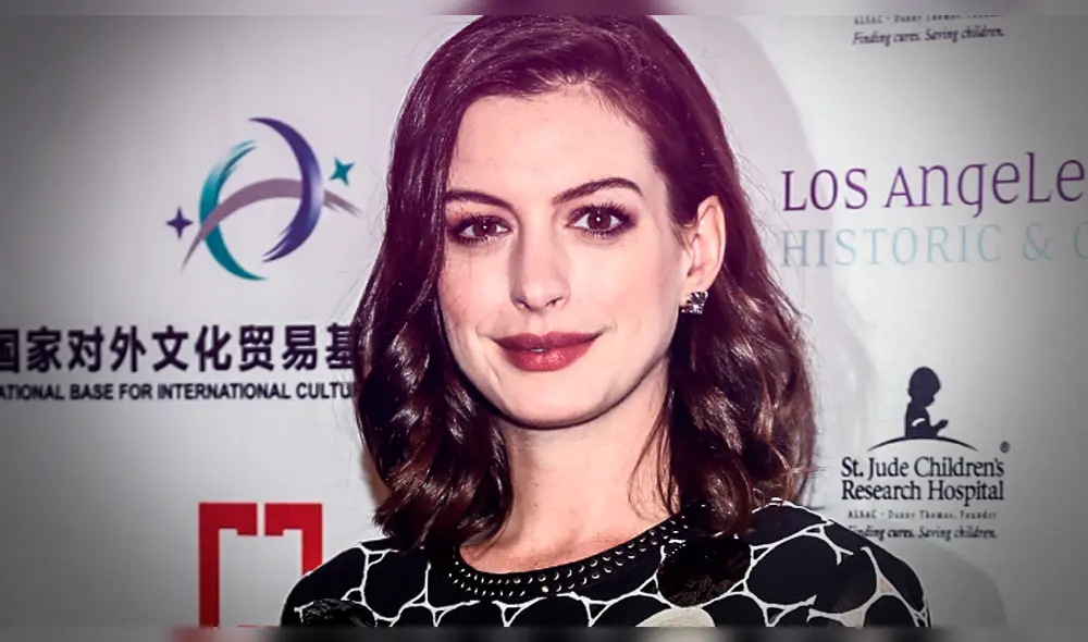 Anne Hathaway se une a la fiebre del Pillow Challenge y revive a Mia Thermopolis de El diario de una princesa |