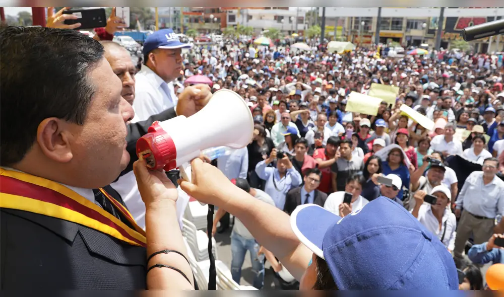 Con manifestación buscan evitar cierren universidad. Con manifestación buscan evitar cierren universidad.