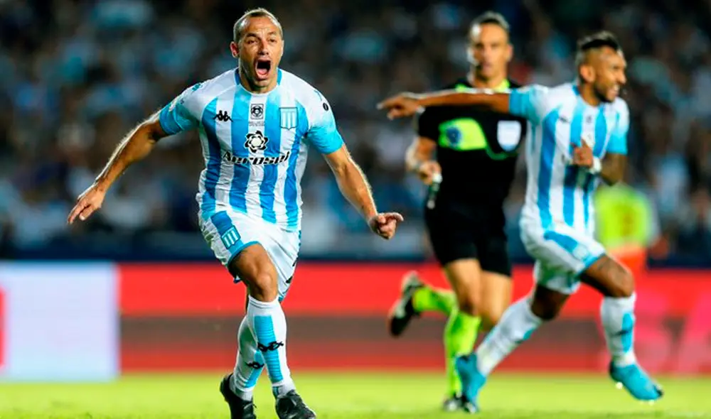 El futbolista chileno Marcelo Díaz fue figura el pasado fin de semana en el triunfo de Racing Club sobre Independiente en el clásico de Avellaneda. El futbolista chileno Marcelo Díaz fue figura el pasado fin de semana en el triunfo de Racing Club sobre Independiente en el clásico de Avellaneda.