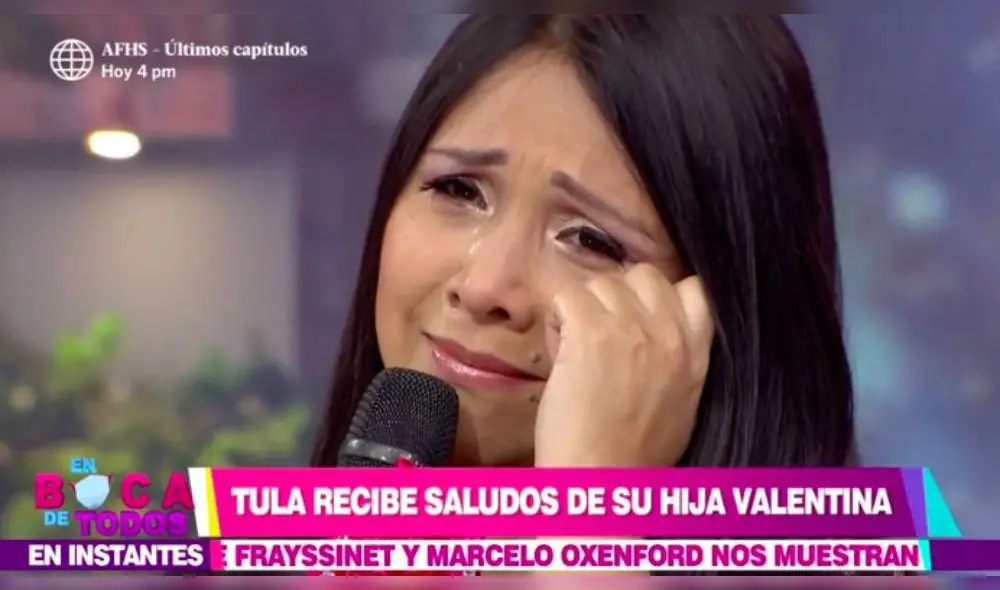 Fue agasajada en la transmisión de En boca de todos con muchos detalles, pero lo que más la sorprendió fue ver la imagen de su pequeña.  (Foto: Captura América TV)