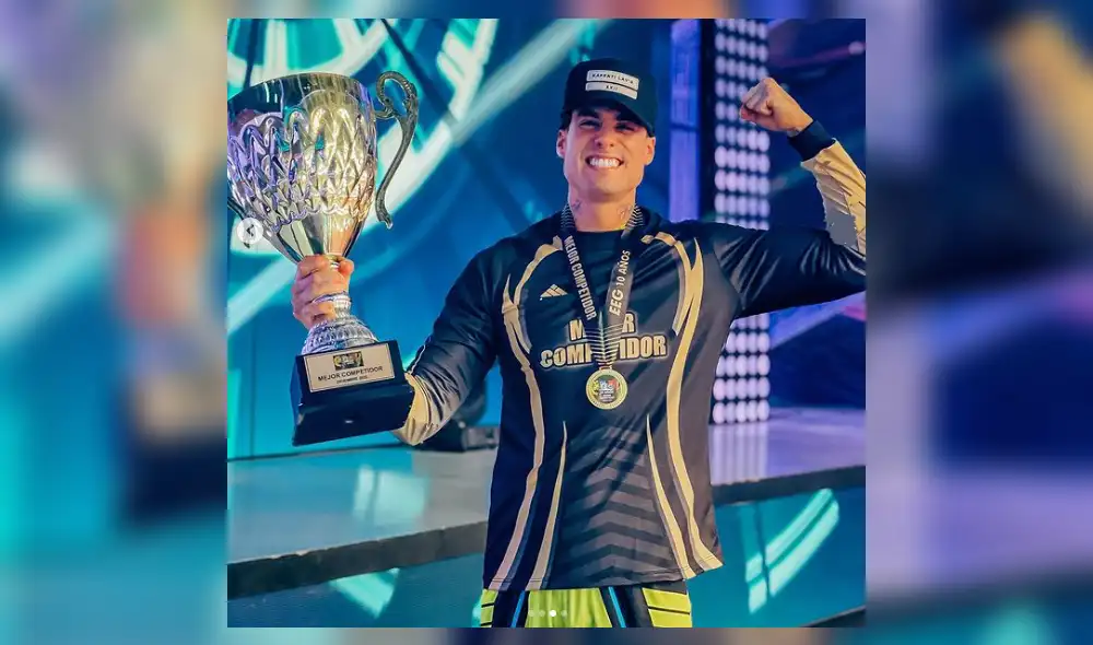 Alzó la copa como el mejor de la temporada.