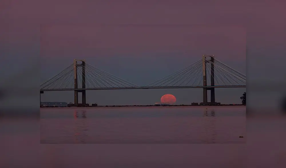 Eclipse penumbral este 5 de julio sobre la ría de Vigo, España. Foto: EFE Eclipse penumbral este 5 de julio sobre la ría de Vigo, España. Foto: EFE