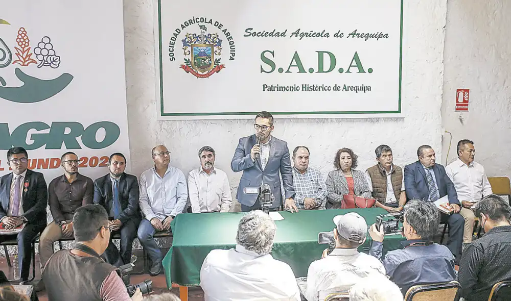 Impulsan marcha paralela. Foto: La República Impulsan marcha paralela. Foto: La República