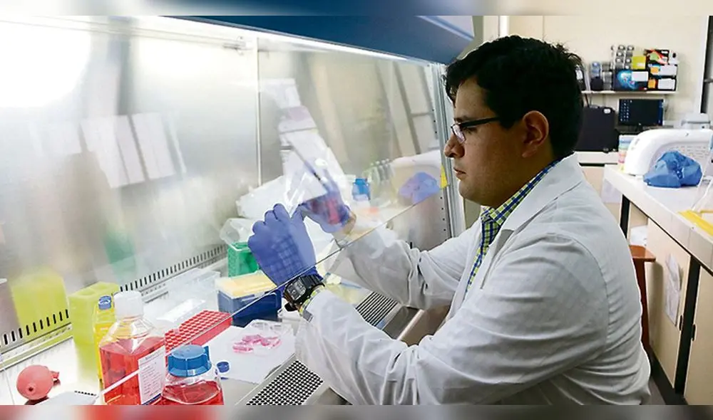 Luis Málaga Granda. Nació en la ciudad de Camaná, donde también desarrolló su interés por la ciencia. Luis Málaga Granda. Nació en la ciudad de Camaná, donde también desarrolló su interés por la ciencia.