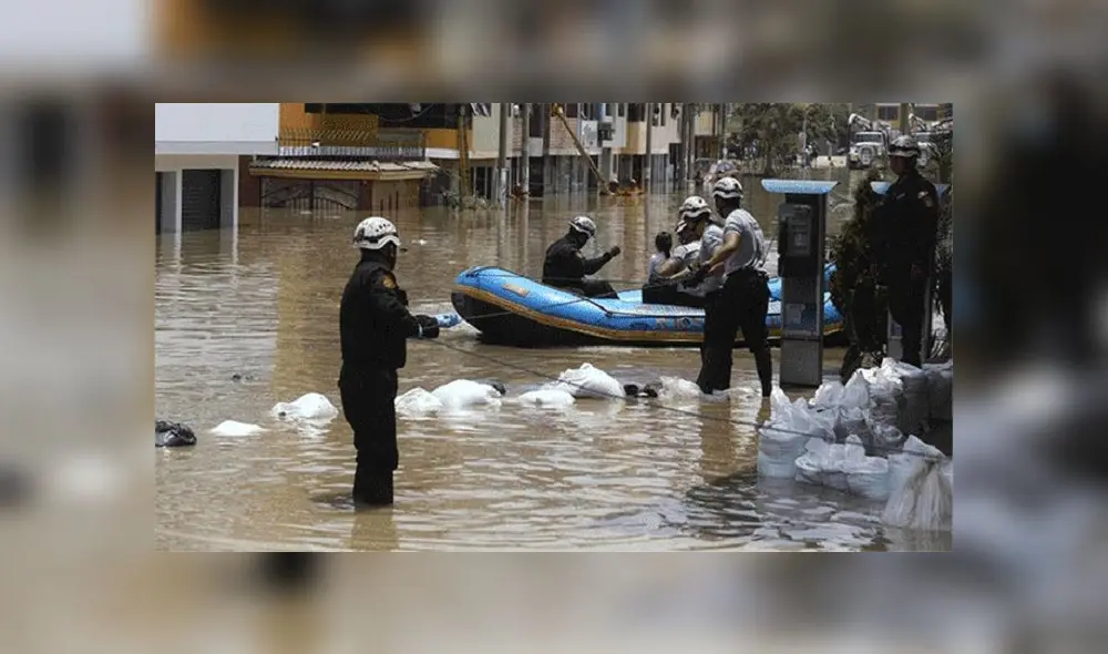 Aniego en SJL: alcalde denuncia que damnificados reciben agua no apta para consumo humano [VIDEO]