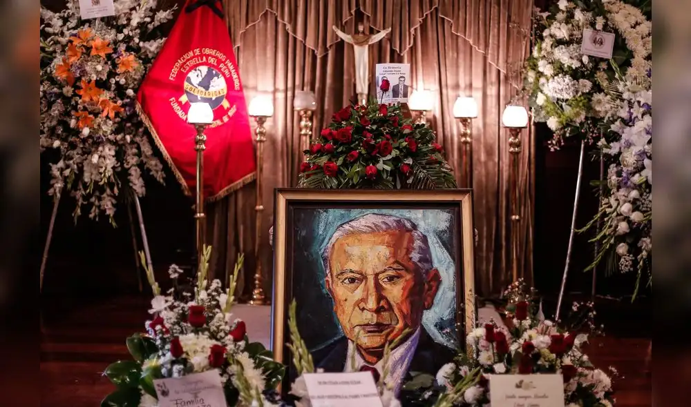 Velan al periodista y maestro César Lévano [FOTOS]