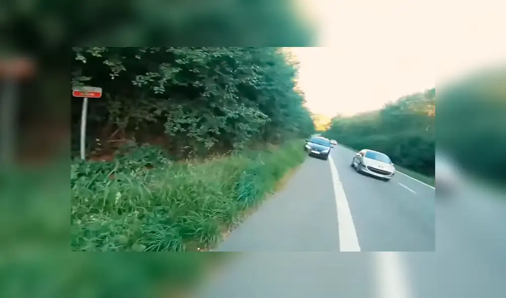 Conductores se ganaron la admiración de todos tras protagonizar solidario gesto que ha dado la vuelta al mundo Conductores se ganaron la admiración de todos tras protagonizar solidario gesto que ha dado la vuelta al mundo