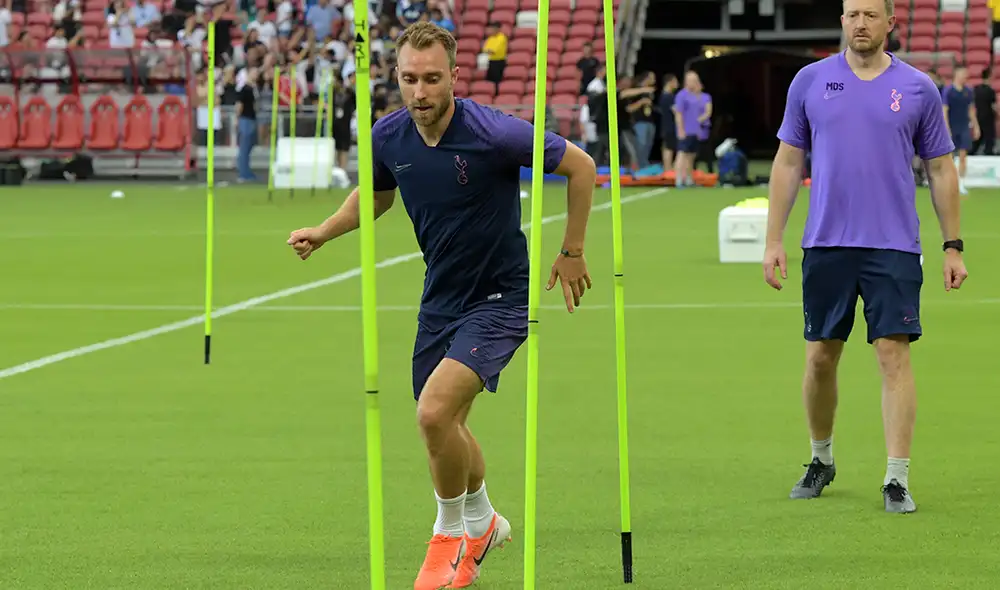 Atlético Madrid le arrebataría al Real Madrid el fichaje de Christian Eriksen. Atlético Madrid le arrebataría al Real Madrid el fichaje de Christian Eriksen.