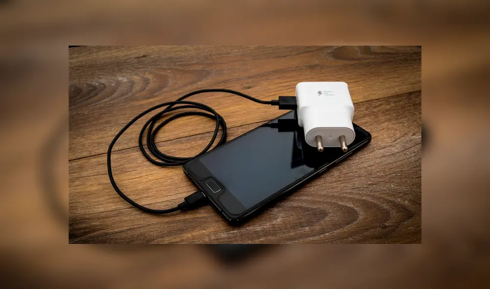 Comprueba el cable y cargador con otro teléfono.