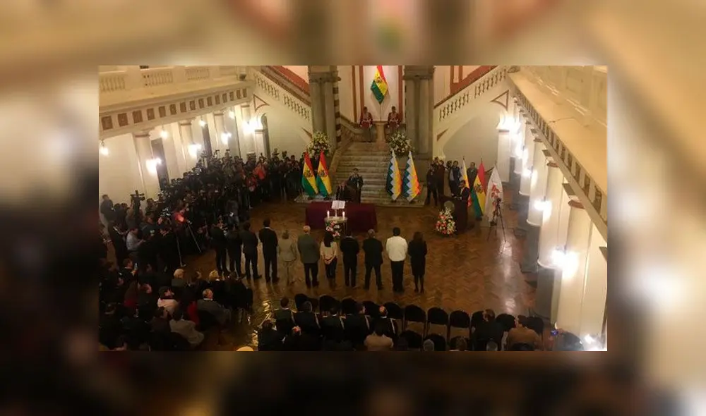 Jeanine Añez juramente a once nuevos ministros en Bolivia. Foto: AFP.