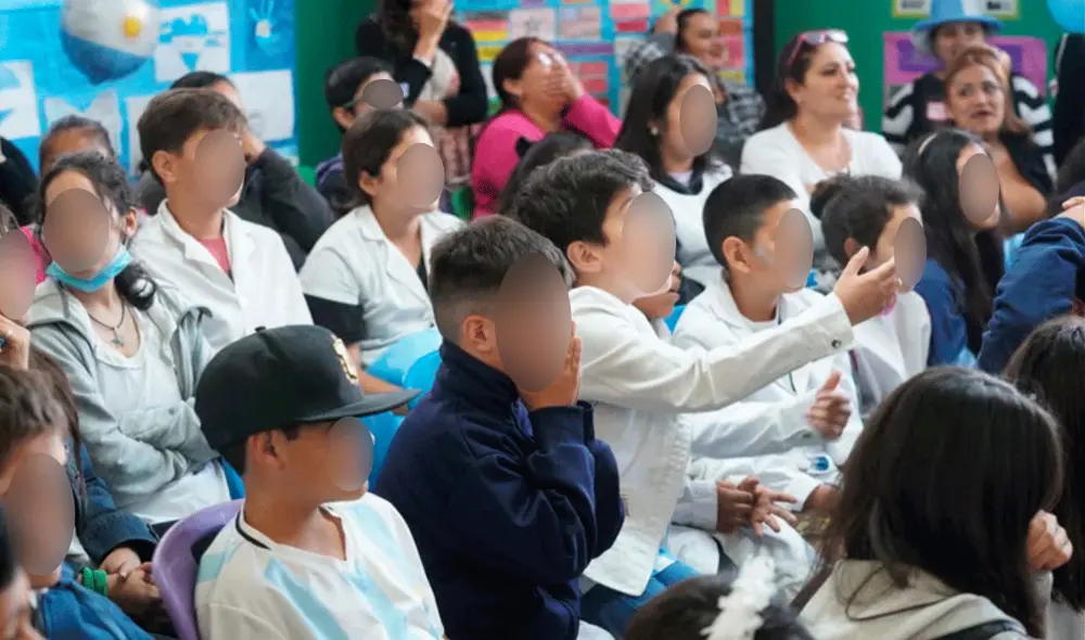 El descontento de los niños por los goles que no fueron. Foto: Guillermo Rodríguez Adami