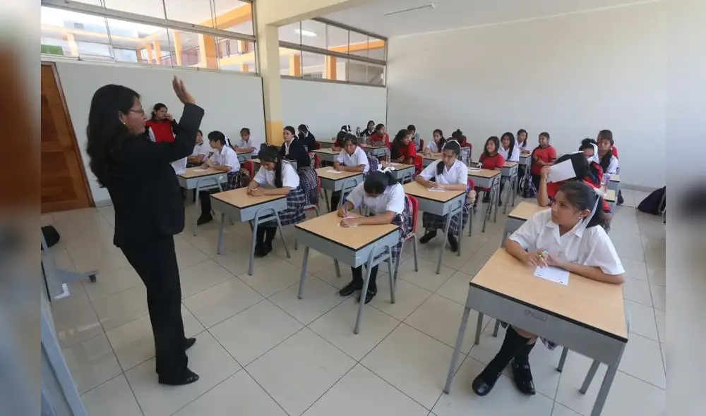 Alumnos de 2.006 colegios públicos estudiarán hasta las 3:30 p.m. desde marzo Alumnos de 2.006 colegios públicos estudiarán hasta las 3:30 p.m. desde marzo