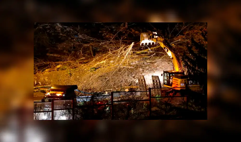 País Vasco: bomberos buscan a dos personas tras el desprendimiento de una ladera en la AP-8 en Zaldibar País Vasco: bomberos buscan a dos personas tras el desprendimiento de una ladera en la AP-8 en Zaldibar