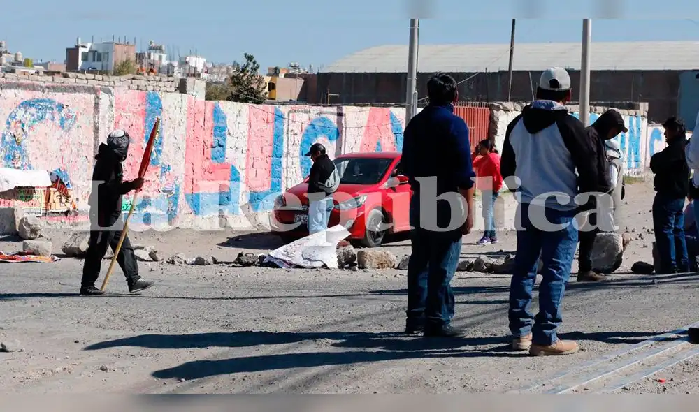 Paro en Arequipa EN VIVO: Tránsito restringido y bloqueos en protesta contra Tía María