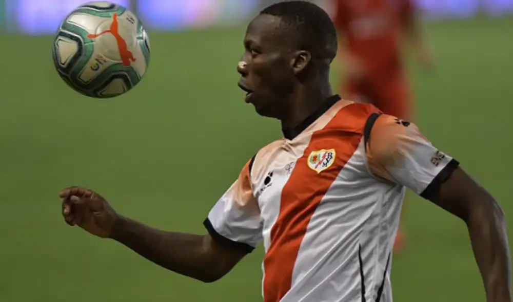 Luis Advíncula recibe noticias desalentadoras tras terminar temporada española. | Foto: Archivo Luis Advíncula recibe noticias desalentadoras tras terminar temporada española. | Foto: Archivo