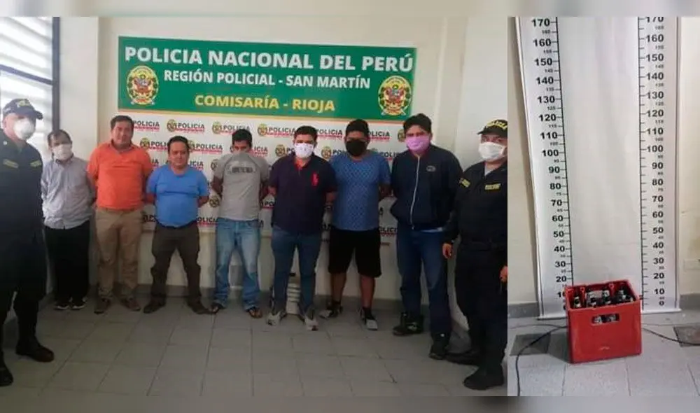 Alcalde de Habana (de naranja) junto a los demás intervenidos y el registro de una caja de cerveza. Alcalde de Habana (de naranja) junto a los demás intervenidos y el registro de una caja de cerveza.