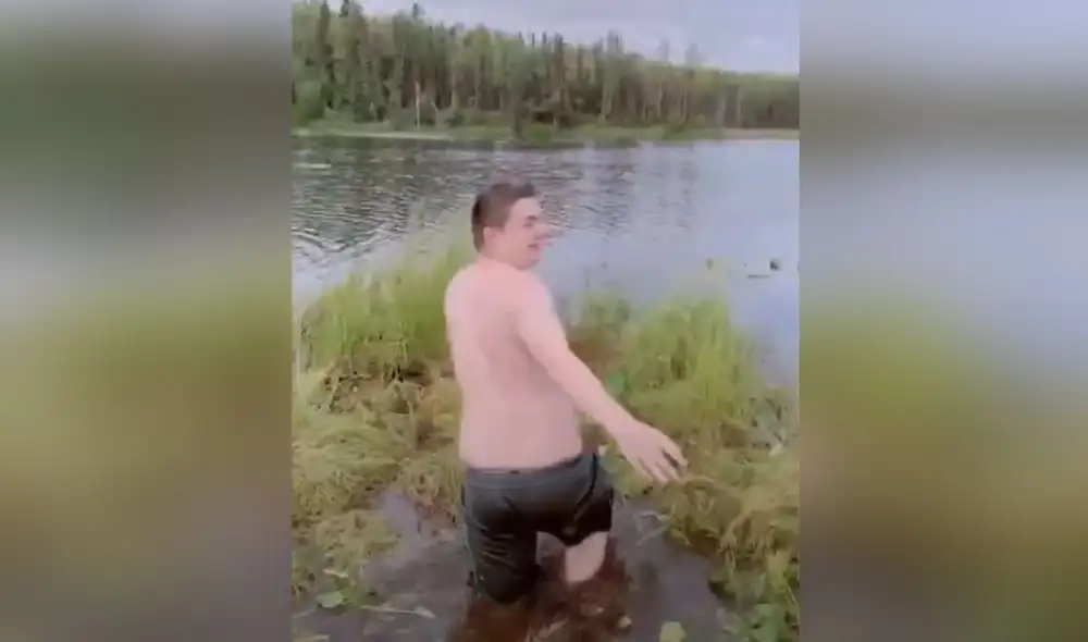 El joven dejó boquiabierto a su amigo, quien estaba grabando todo el momento. Foto: YouTube