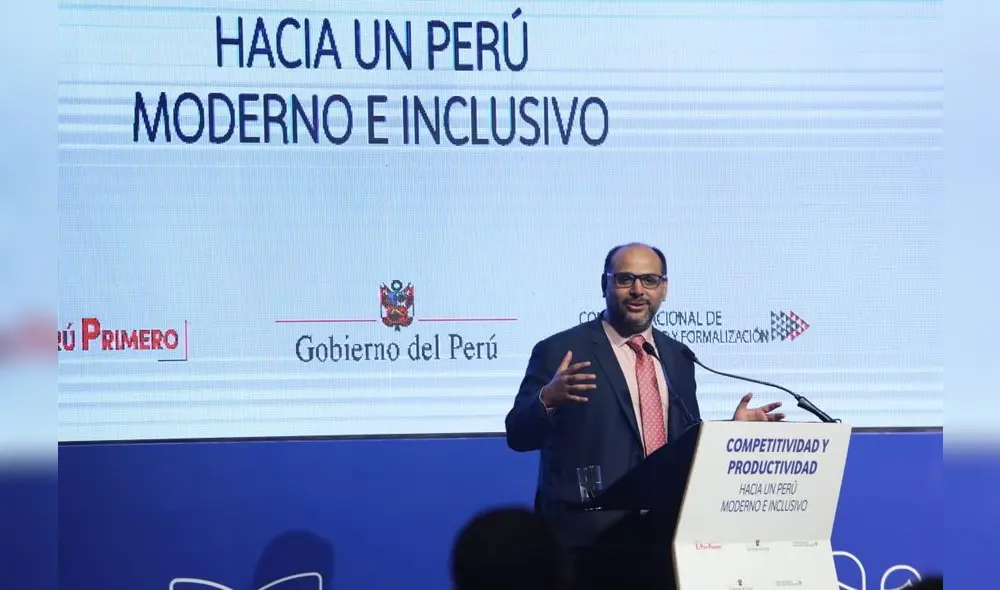Ministro de Educación: "Existe un desencuentro entre la oferta y la demanda en la educación superior" 