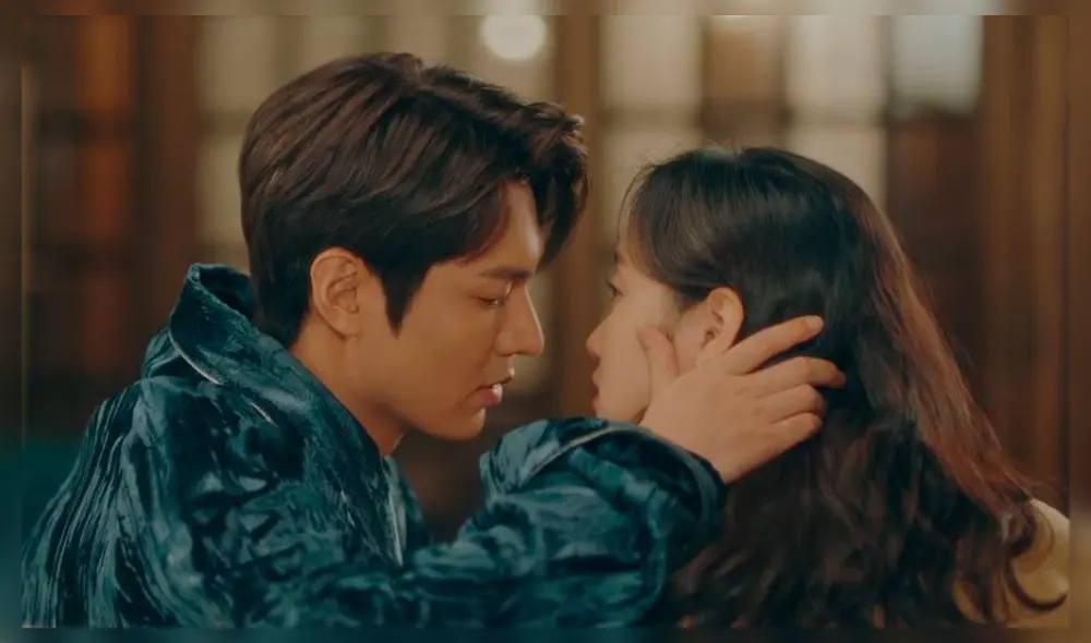 The king: Eternal monarch: el beso de Lee Min Ho y Kim Go Eum resultó poco romántico para algunos internautas.