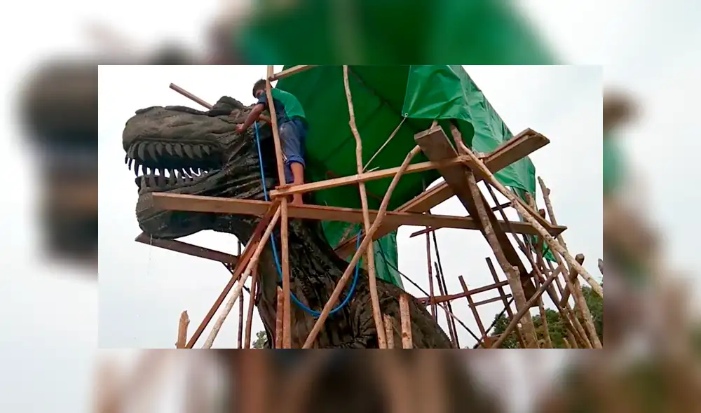 Desliza para ver los detalles de este video viral publicado en YouTube. Foto: Captura.