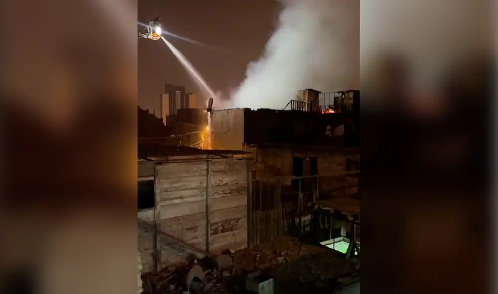 Incendio se produjo en las primeras horas de la Navidad 2022. Foto: captura/Tik Tok/Andrea Paucar